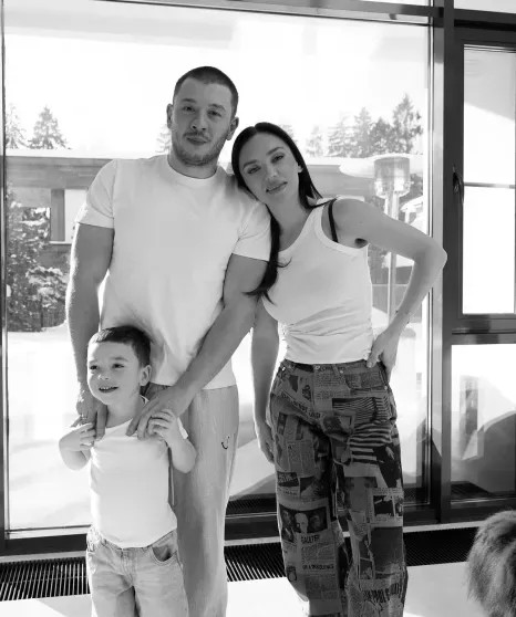 Ольга Серябкина показала новые фото с мужем и сыном в честь дня рождения Серябкина, мужем, сыномОльга, который, Начкебией, Серебро, Ольга, сыномНапомним, концертным, вскоре, встречаться, начали, Начкебия, сразу, возникли, отношения, романтические, директором, СерябкинойОльга, вышла