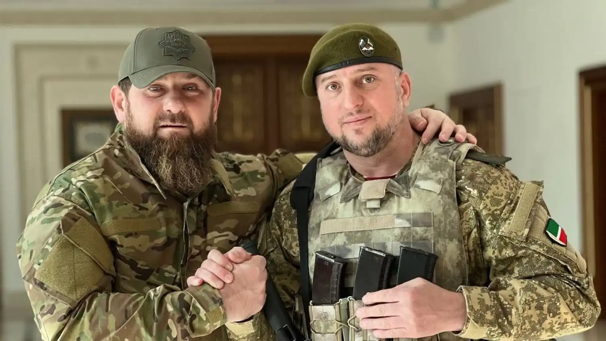 Апти Алаудинов, командир чеченского добровольческого отряда "Ахмат", ныне один из самых известных чеченцев в стране. Но кто же он?-8