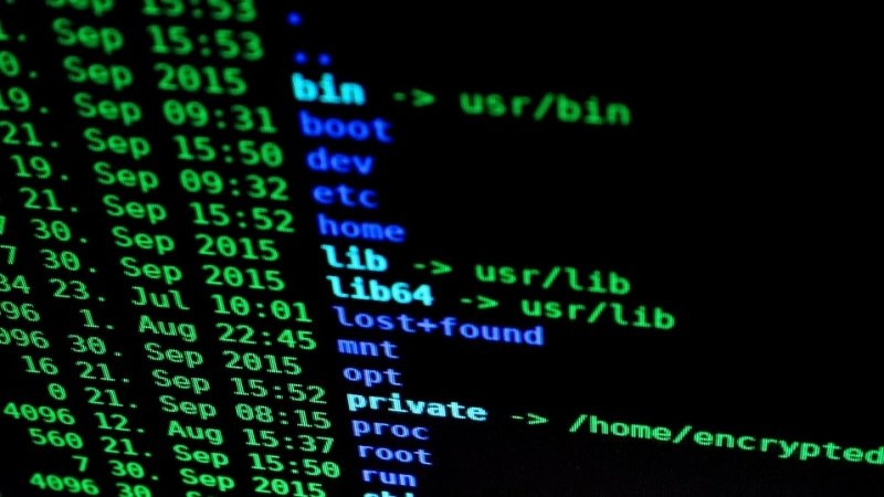 Олланд о взломавших офис Макрона хакерах: Ничто не останется без ответа
