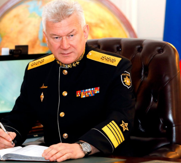 Главком ВМФ РФ прокомментировал инцидент с британским эсминцем