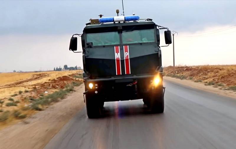 Российская армия расширяет контроль над севером Сирии, вытесняя американцев Новости