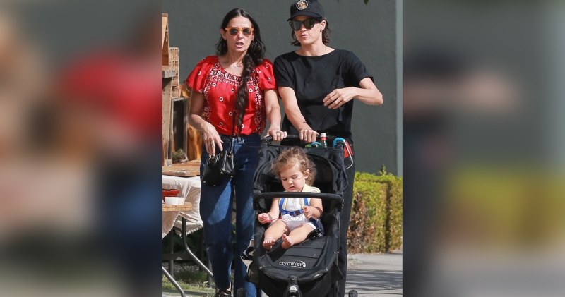 Западное общество всколыхнула новость о романе 55-летней Деми Мур с женщиной