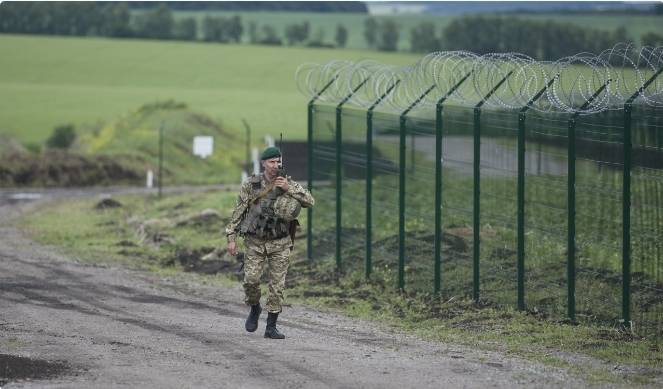 Очередная бесполезная стена: Польша решила отгородиться от России