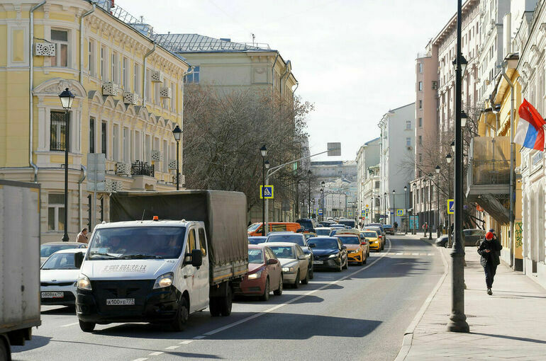 Москвичам спрогнозировали теплый вторник