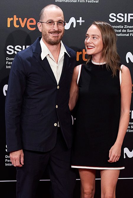 Аглая Тарасова и Даррен Аронофски подтвердили роман: первый выход пары на красную дорожку Аглая Тарасова и Даррен Аронофски подтвердили роман: первый выход пары на красную дорожку Звезды,Звездные пары