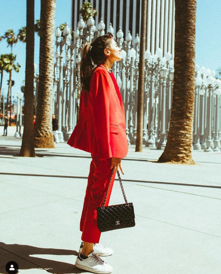 Девушка два месяца носила один костюм интересное,одежда,шоппинг