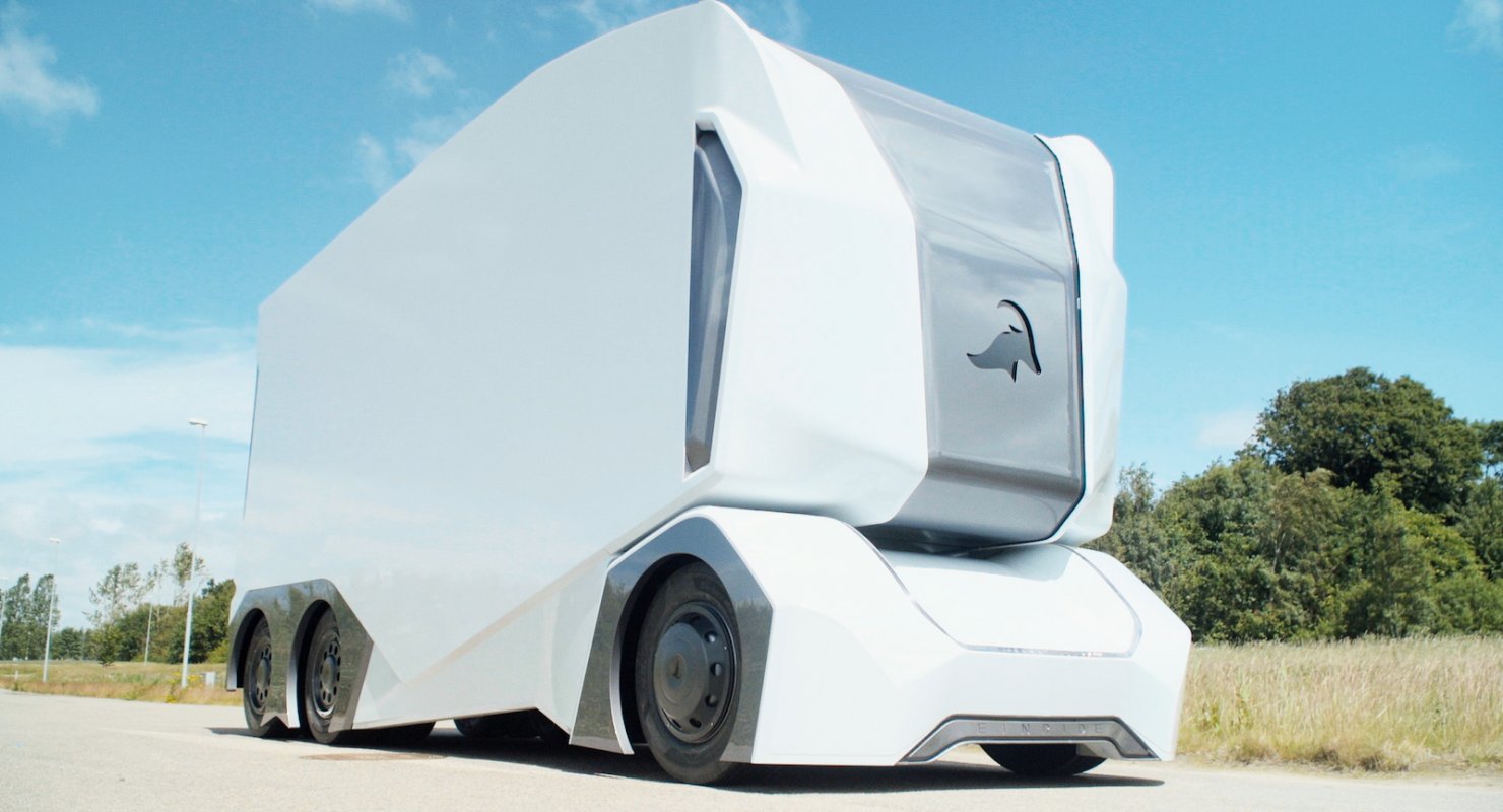 Оставят ли беспилотные грузовики водителей России без работы: мнение блогера