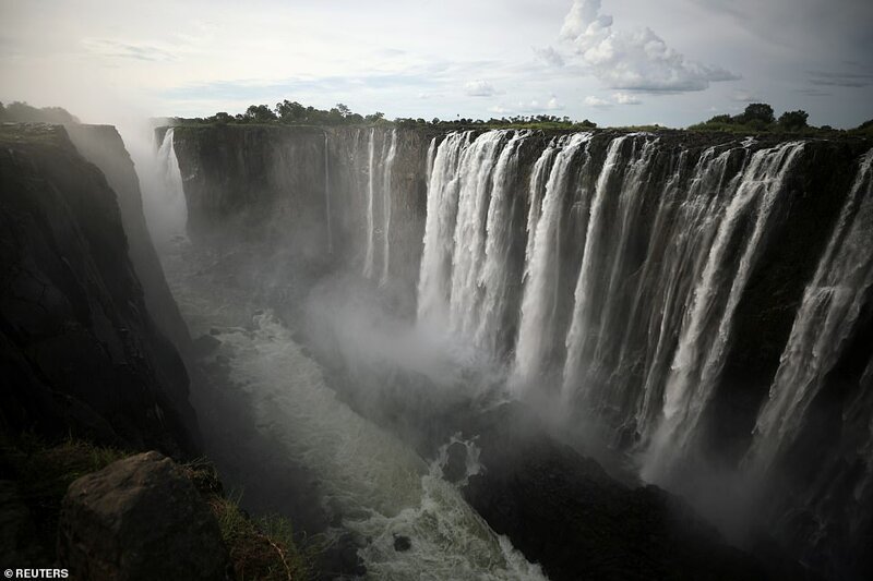 Водопад Виктория превратился в жалкую струйку Водопад Виктория,Замбези,климат,экологическая катастрофа