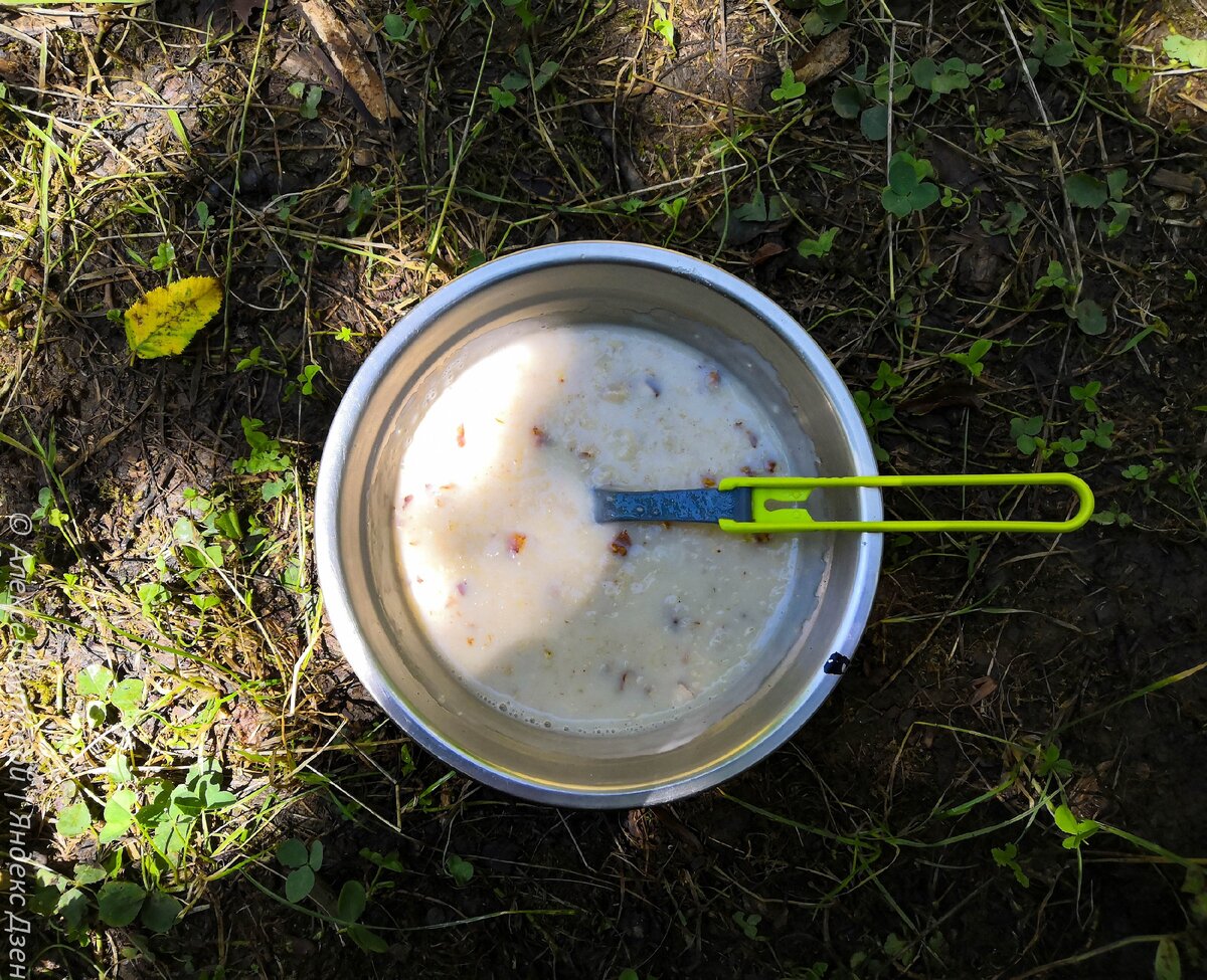 Овсянка со сгущенкой и орехами