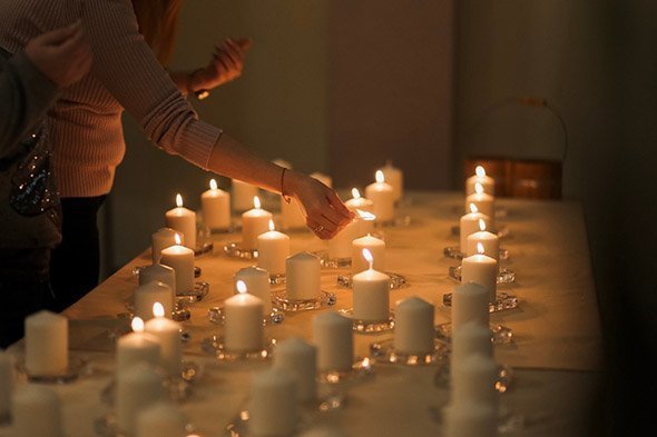 «От того, что я легла бы с дочерью в гроб, легче никому не стало бы». Как помочь родителям, потерявшим детей «От того, что я легла бы с дочерью в гроб, легче никому не стало бы». Как помочь родителям, потерявшим детей дети,жизнь,психология,родители,смерть ребенка,трагедия