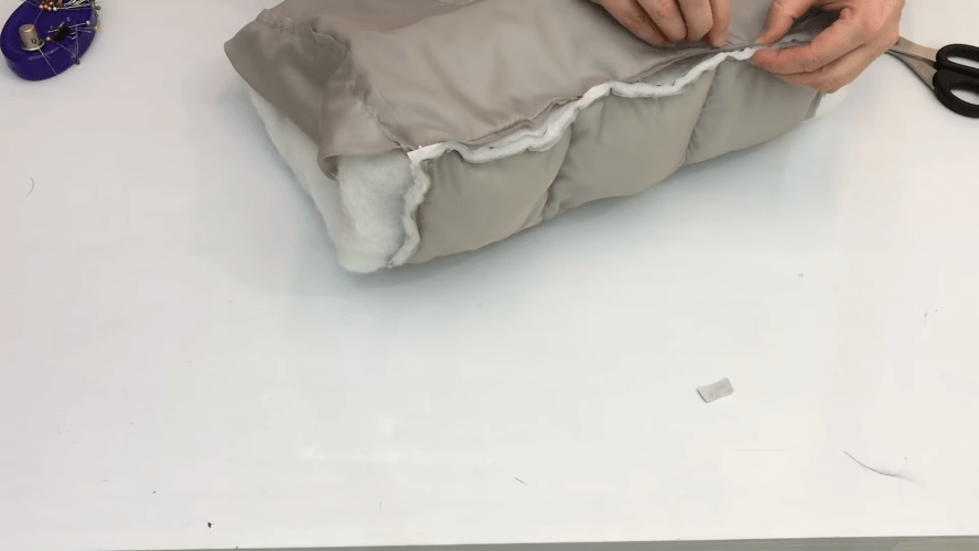 Стеганая сумка-дутик: практичный и симпатичный аксессуар, который легко сделать самостоятельно Стеганая сумка-дутик: практичный и симпатичный аксессуар, который легко сделать самостоятельно переделки,рукоделие,своими руками,сделай сам