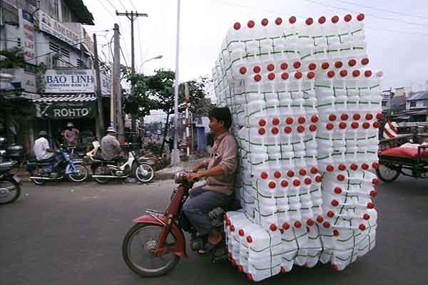 overloaded-vehicles-around-the-world-9__880