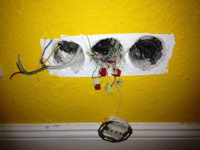 Искрит розетка: в чем причина и как избежать подобного Искрит розетка: в чем причина и как избежать подобного гаджеты,интересное,мир,розетка,технологии