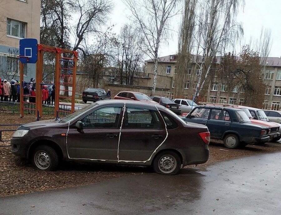 Монтажная пена - последний аргумент в войне за парковку авто и мото,парковка