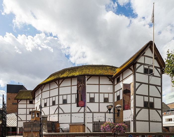 Трагическая история древнейшего британского театра, на сцене которого впервые поставили Шекспира