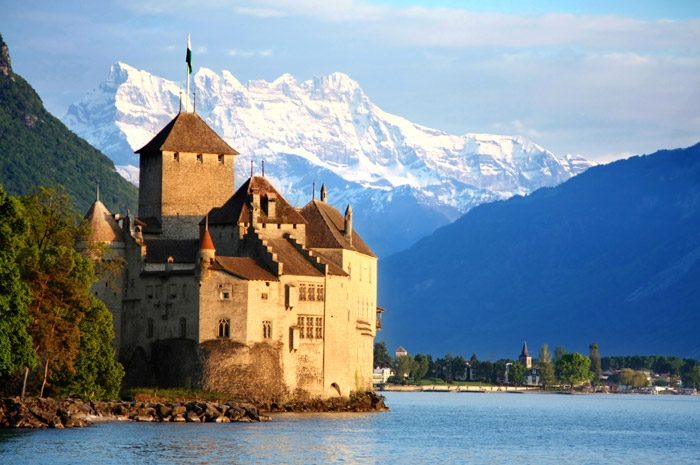 Жемчужины Швейцарии время, город, Швейцарии, самых, столетии, достопримечательностей, символ, Берна, которые, Дворец, Маттерхорна, Цитглогге, является, достопримечательность, Наций, замков, известен, чтобы, Сегодня, немного