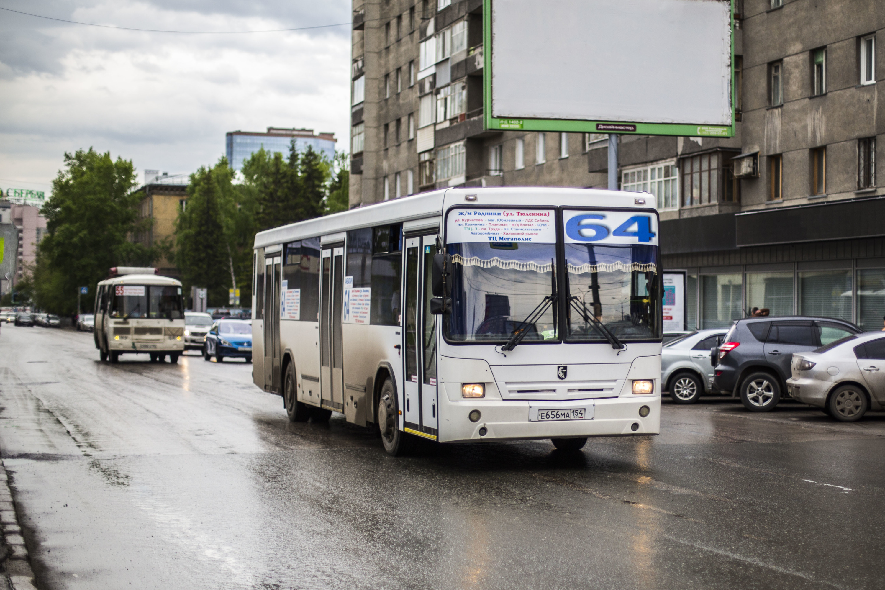 Дополнительный транспорт. Автобус 64 Новосибирск. Маршрутный автобус. Автовокзал. Автобус Новосибирск Ордынское.