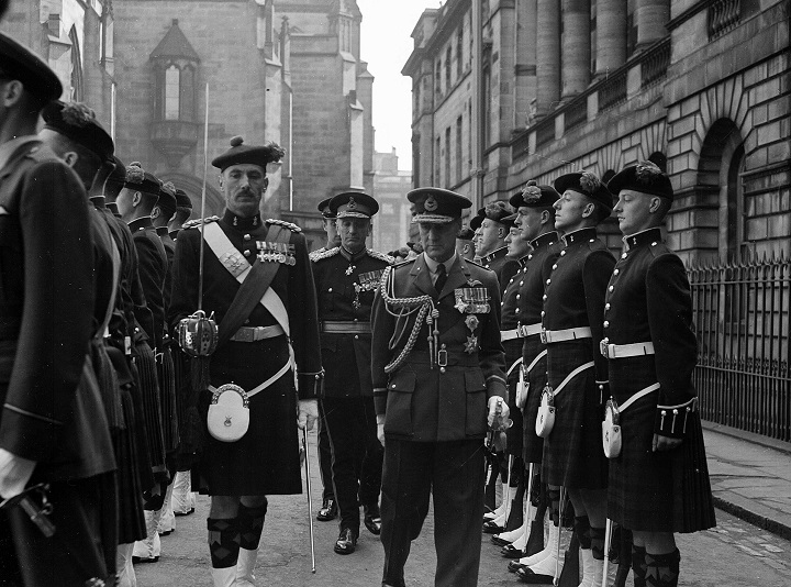 ОБМАНУТЬ ГИТЛЕРА И УЦЕЛЕТЬ: КАК БРИТАНСКИЕ ИНТРИГАНЫ ЛИШИЛИ ФЮРЕРА ЕГО ПРАВОЙ РУКИ ОБМАНУТЬ ГИТЛЕРА И УЦЕЛЕТЬ: КАК БРИТАНСКИЕ ИНТРИГАНЫ ЛИШИЛИ ФЮРЕРА ЕГО ПРАВОЙ РУКИ история