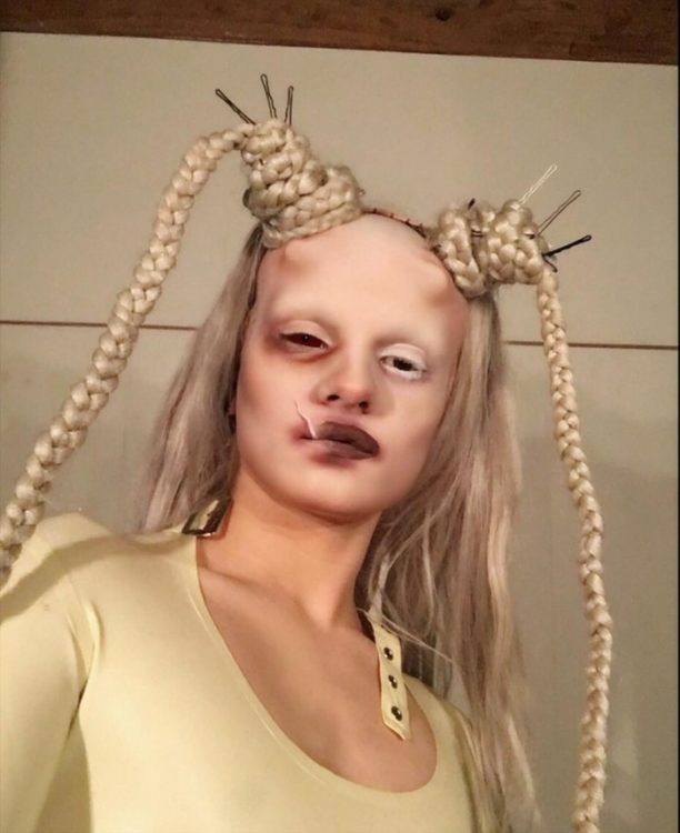 Сальвия – человек с неопределённым полом, чей внешний вид просто поразителен Сальвия – человек с неопределённым полом, чей внешний вид просто поразителен