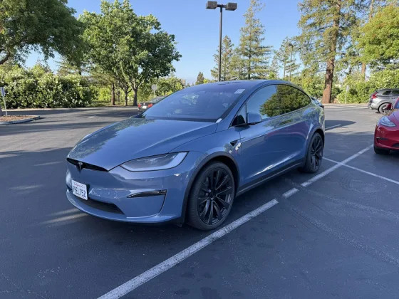 Tesla готовится проститься с Model S и Model X? Международные заказы остановлены