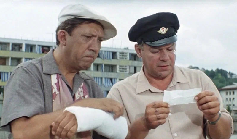 «Бриллиантовая рука»: нелепый слух про Никулина, мучения Миронова и находчивость Каневского «Бриллиантовая рука»: нелепый слух про Никулина, мучения Миронова и находчивость Каневского