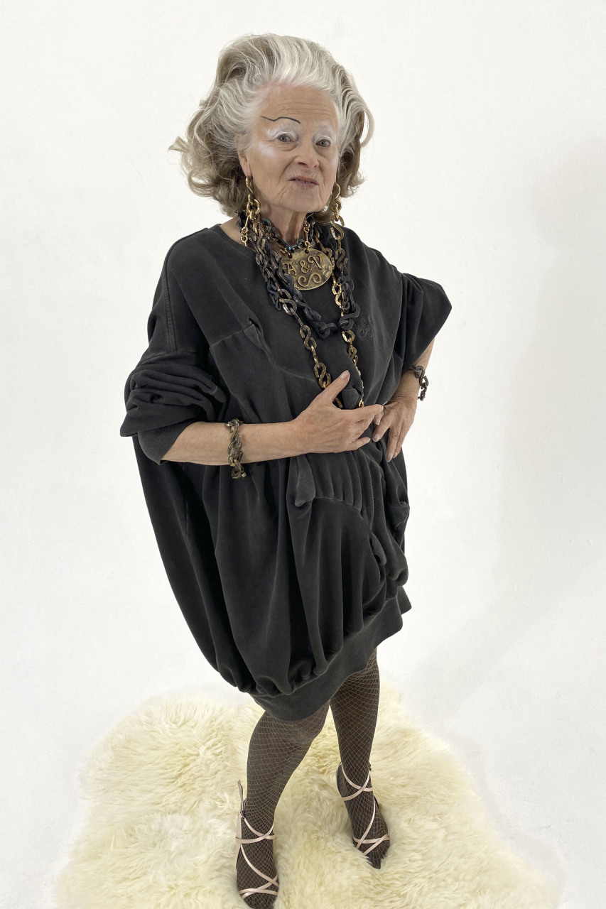 Вивьен Вествуд в лукбуке Vivienne Westwood весна-лето 2021