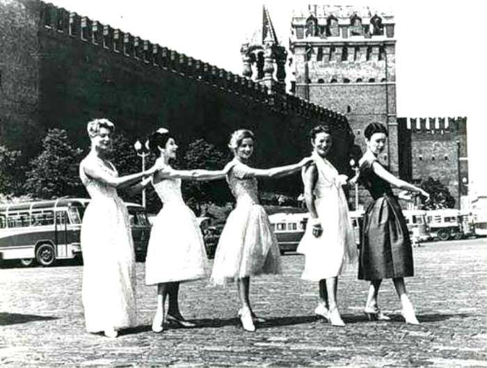 Модная «оттепель»: что носили в Советском союзе 1950-х годов история моды,мода,мода и красота,СССР