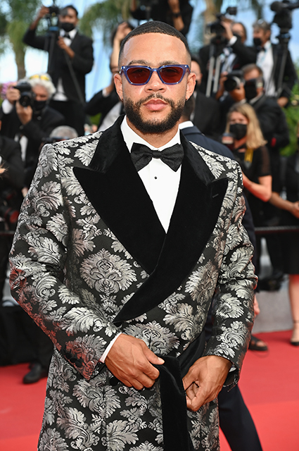 Канны-2021: Джорджина Родригес, Стелла Максвелл, Луи Гаррель, Александр Кузнецов на премьере фильма "Франция" Красная дорожка