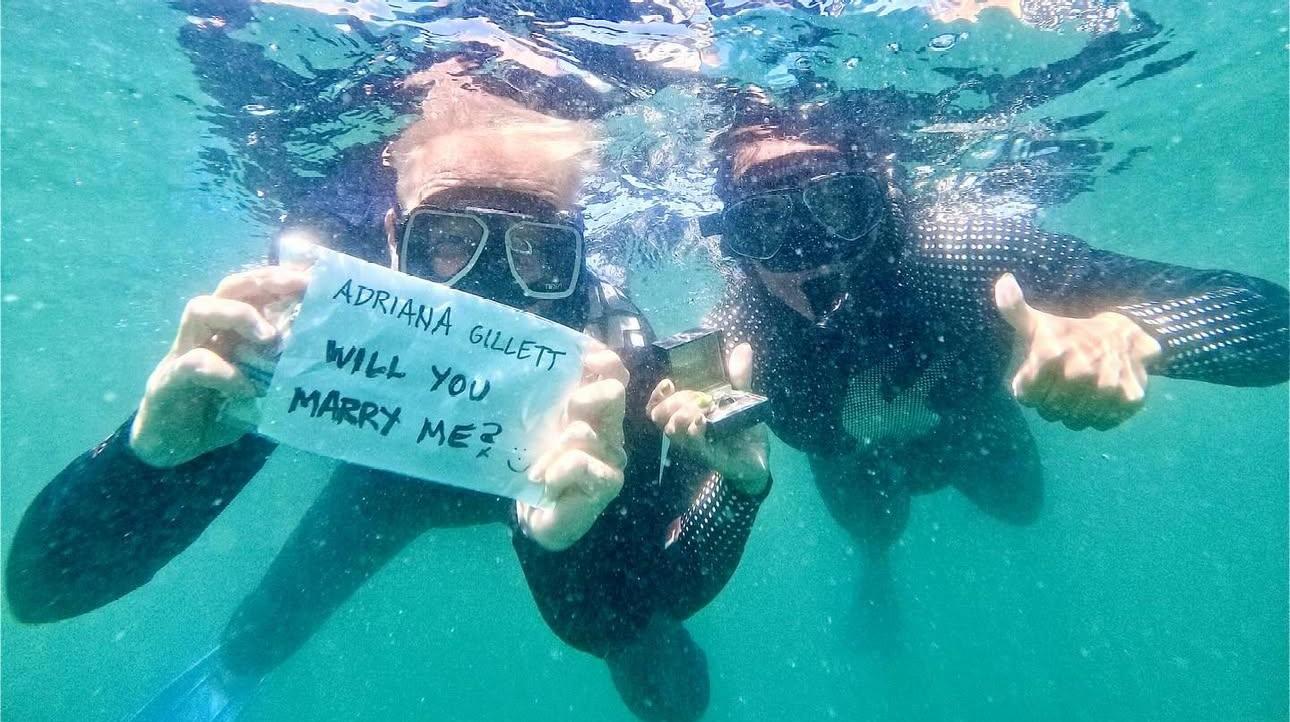 Романтика в глубине: как вокалист Metallica сделал предложение среди океанских гигантов