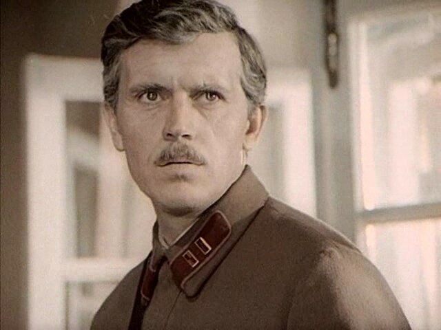 Суровый сотрудник НКВД Яков Алейников из «Вечного зова», и история актера исполнившего эту роль