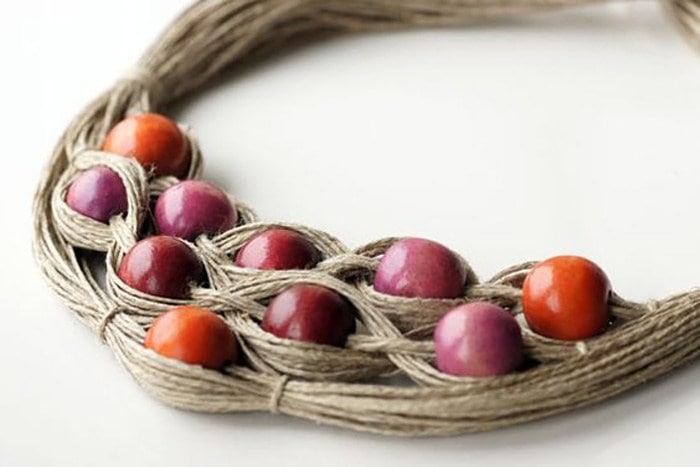 Бусины, бечевка… Потрясающее украшение за один вечер готово! Мастер-класс Бусины, бечевка… Потрясающее украшение за один вечер готово! Мастер-класс бечевка