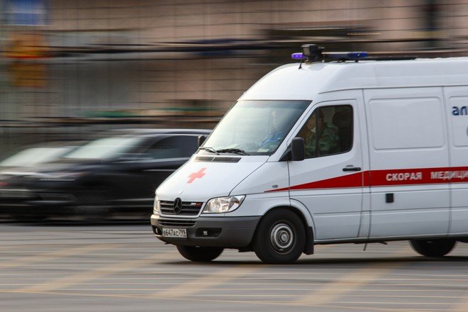 Машина сбила женщину с ребёнком на «зебре» на юго-западе Москвы