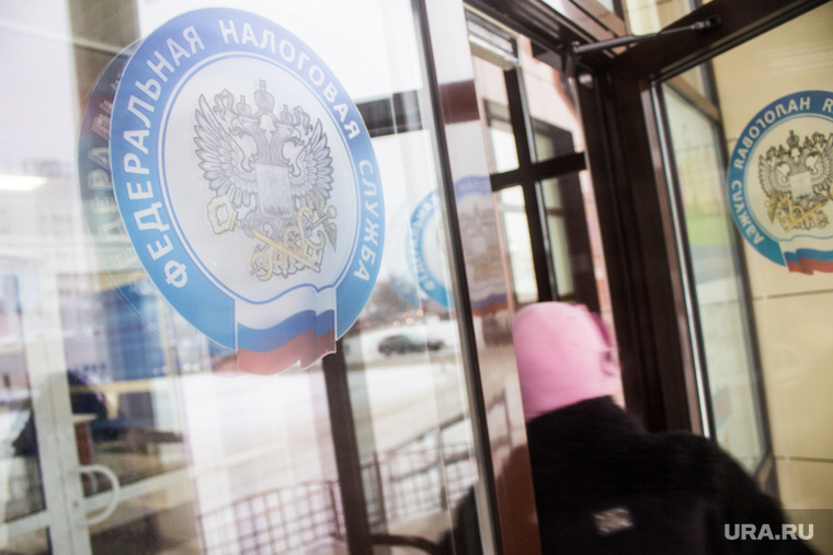 Бедные россияне платят более триллиона рублей налогов