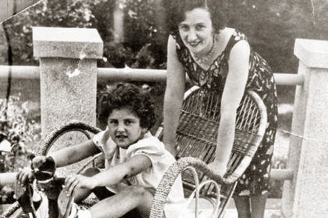 Как сложились судьбы жен известных советских руководителей Как сложились судьбы жен известных советских руководителей