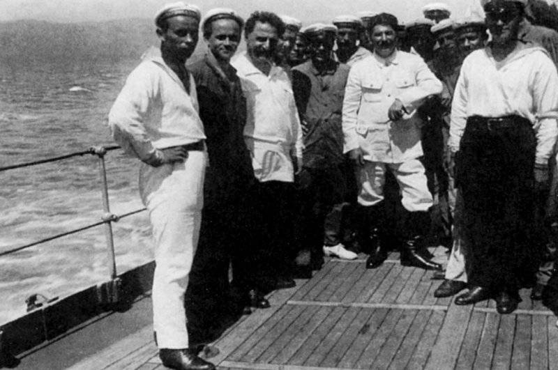 Боевые корабли. Крейсера. Красные «Светланы», которым не повезло Боевые корабли. Крейсера. Красные «Светланы», которым не повезло оружие