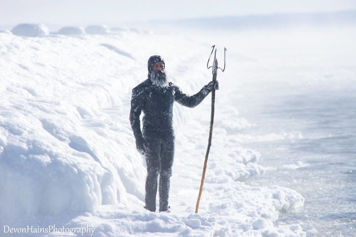 Как сёрферы гуляли по волнам на морозе -34С: Фотографии, глядя на которые можно замёрзнуть активный отдых