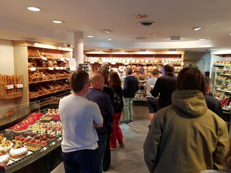 Убедительные доказательства того, что джентльмены все еще существуют Убедительные доказательства того, что джентльмены все еще существуют