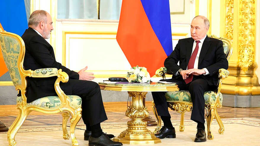 Путин и Пашинян согласовали вывод российских военных из Армении