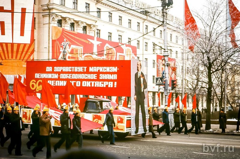 Как проходили ноябрьские праздники в СССР 7 ноября, СССР, демонстрация, застолье, парад, революция