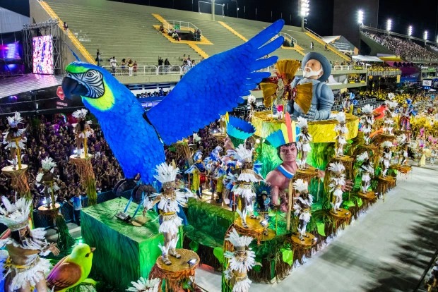 Яркие краски карнавала в Рио-де-Жанейро