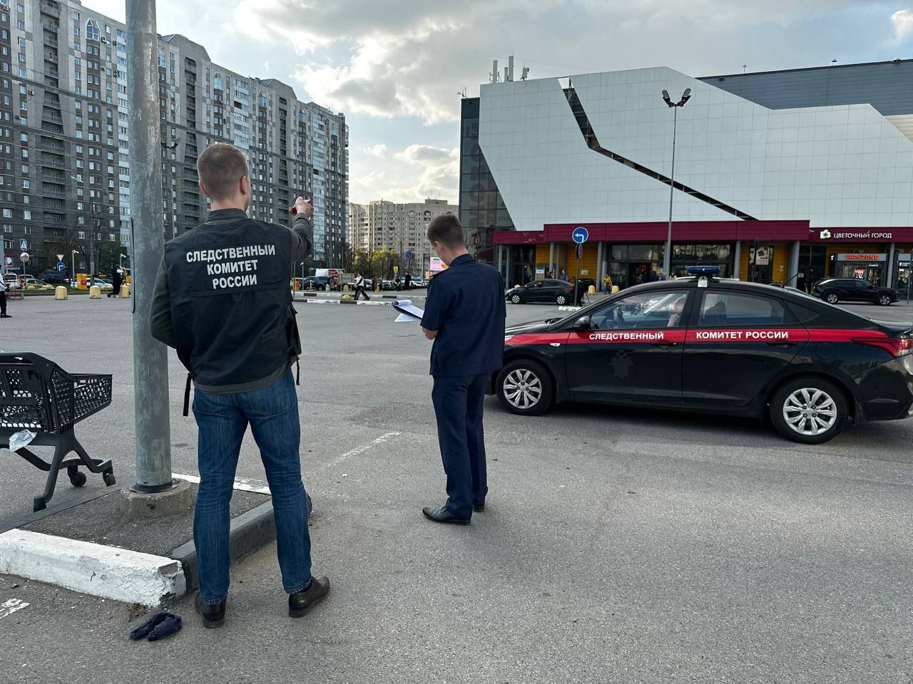 Стрельба в Петербурге на парковке у ТРЦ обернулась уголовным делом