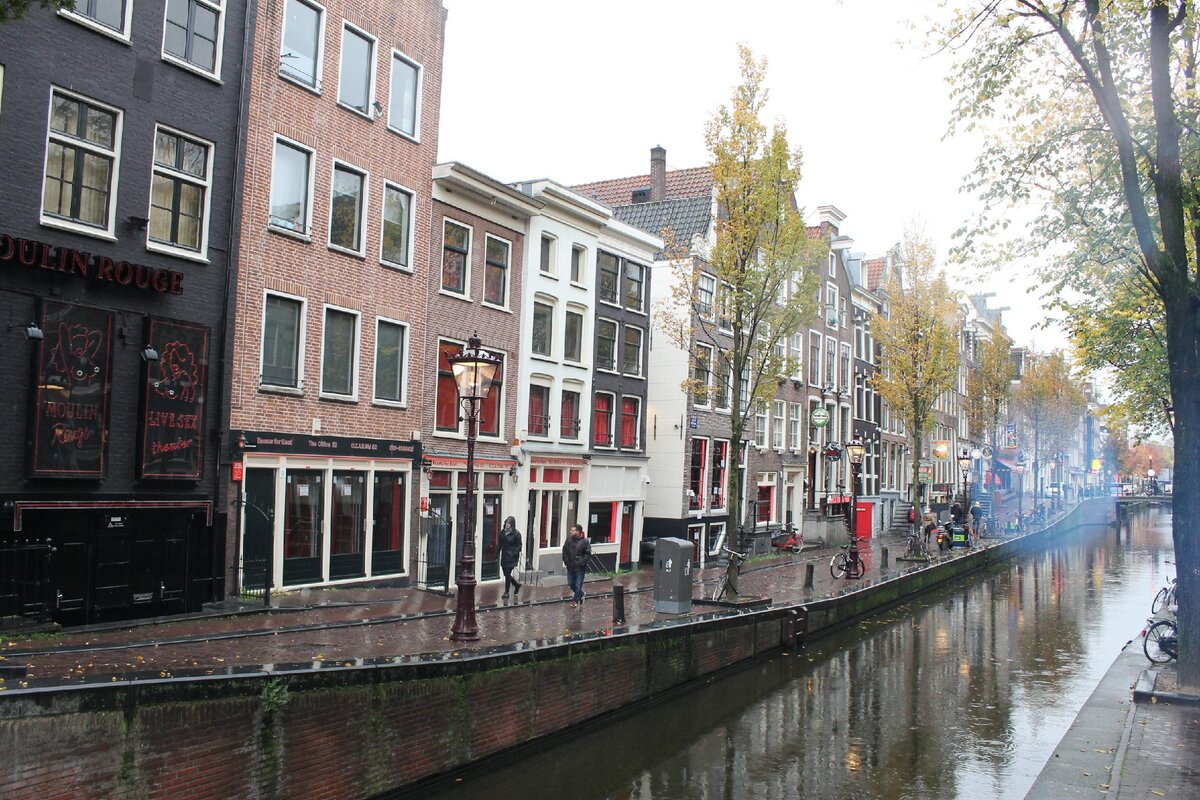 Почему в Амстердаме кривые дома: оказывается, их так строят вынужденно Амстердам,архитектура,где и как,кто