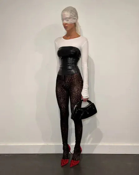 Анджелина Цензори устроила перезагрузку, повторив дерзкие образы сестры Бьянки