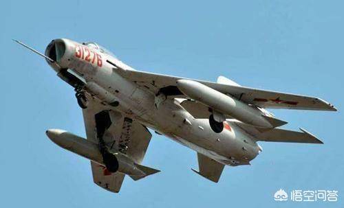 Беспилотники военного назначения, созданные на базе снятых с вооружения самолетов Беспилотники военного назначения, созданные на базе снятых с вооружения самолетов оружие