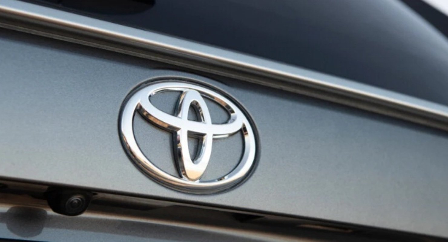 Toyota готовит электрокар HYRYDER за 950 000 рублей Toyota готовит электрокар HYRYDER за 950 000 рублей Автомобили
