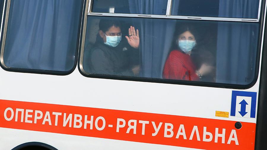 Китайские пользователи обсудили встречу эвакуированных граждан Украины