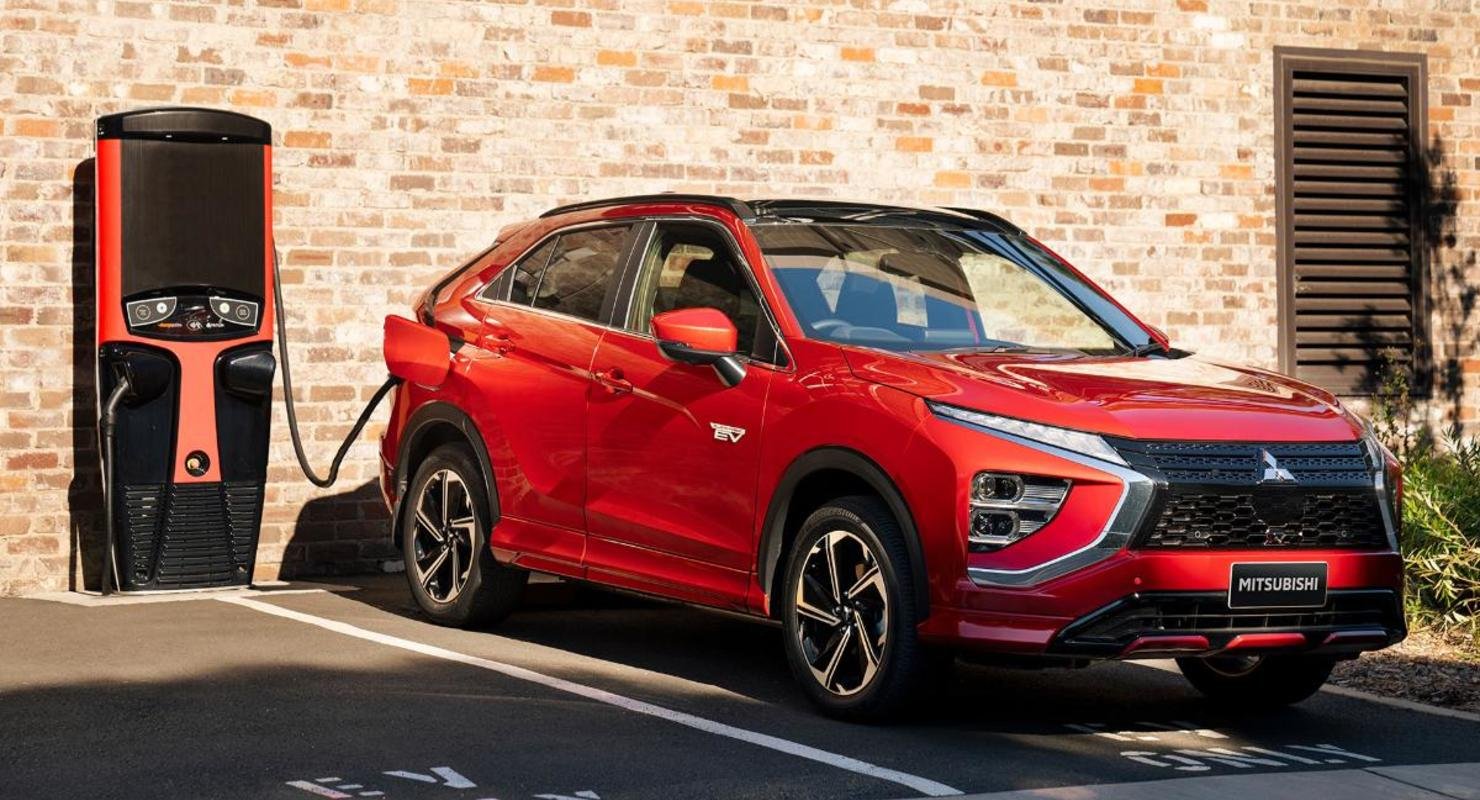 Гибридный Mitsubishi Eclipse Cross 2022 года выходит на рынок в трёх вариантах Автомобили