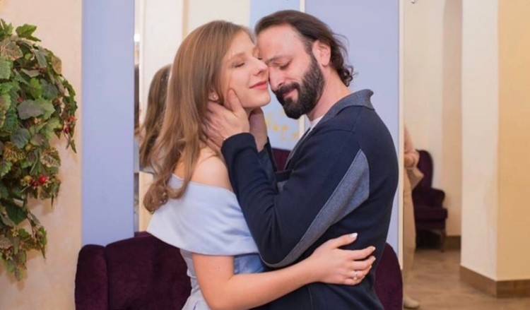 Друг Арзамасовой Родион Газманов рассказал об отношениях с Авербухом Друг Арзамасовой Родион Газманов рассказал об отношениях с Авербухом Шоу-бизнес