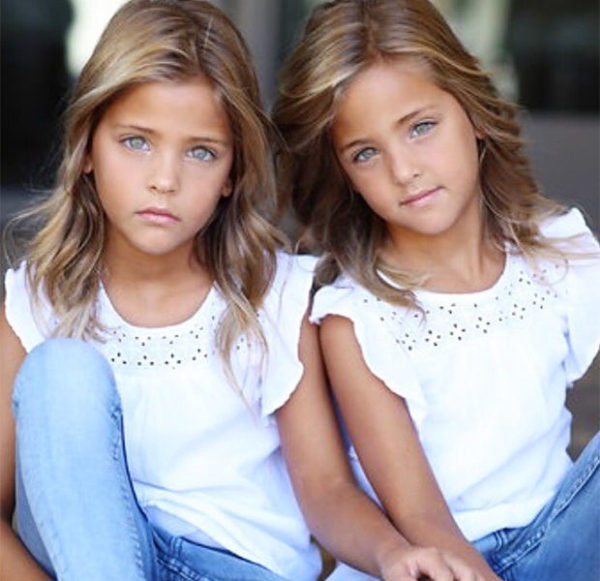 Эти близняшки стали моделями в 7 лет