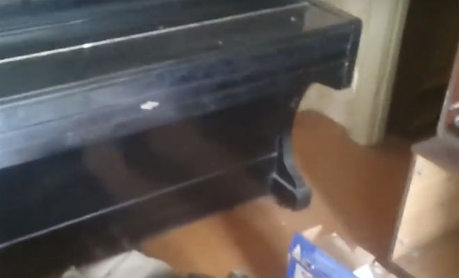 Старое пианино хранило тайну десятки лет, пока его не сдали на мусор Культура